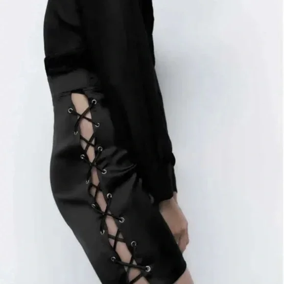 Black satin lace up mini skirt - Picture 3 of 10